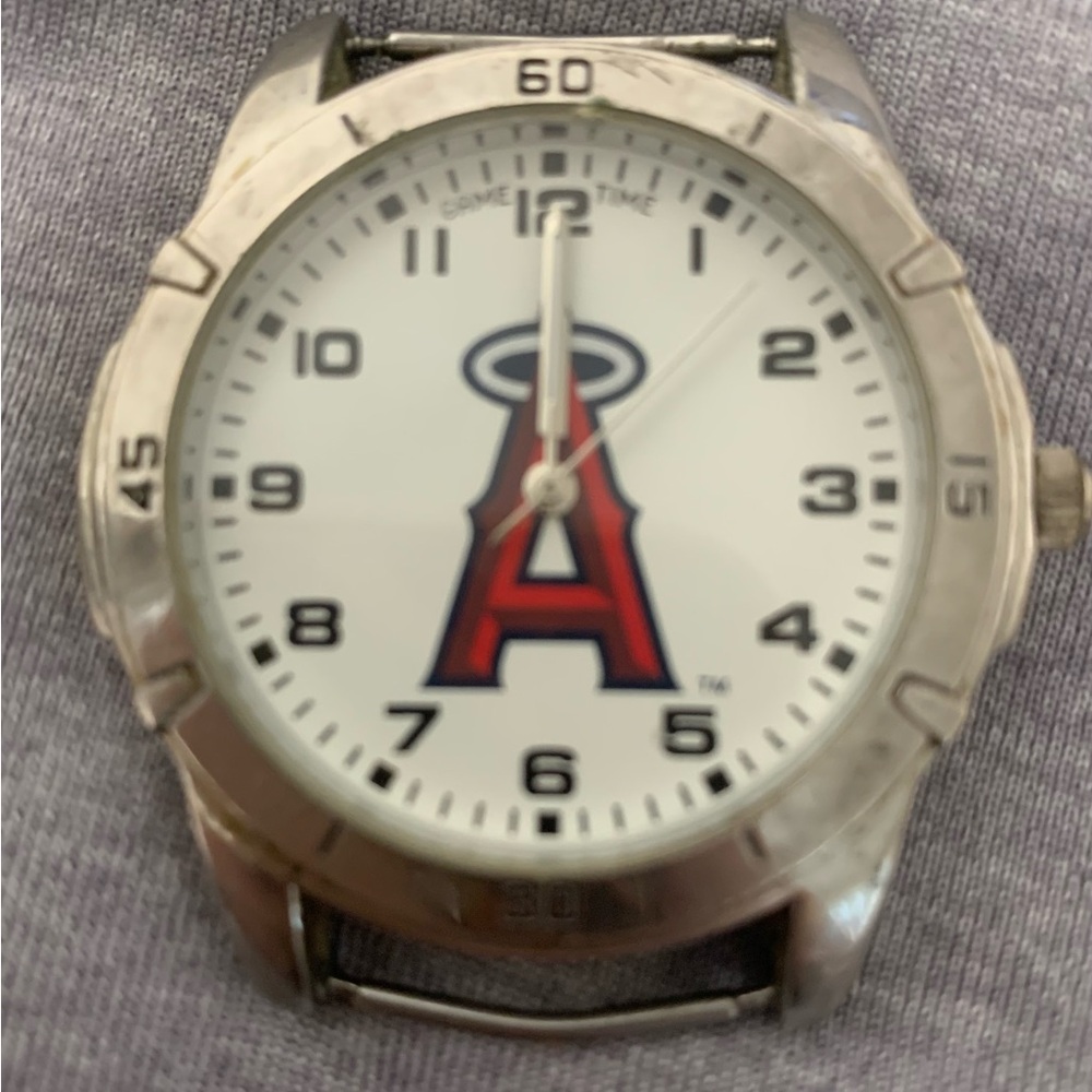 Source Unknown Silver and White Arm & Wristband